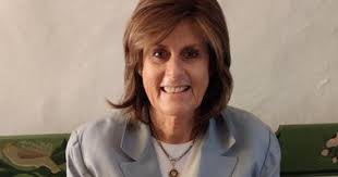 Hispanic Heritage Month: Meet social service administration alumna Maureen  Dee