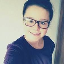 Marie Carl's Instagram, Twitter & Facebook