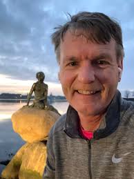 A few days in Copenhagen, so of course you can't miss a visit to the pretty  little mermaid during your morning run.