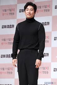 인터뷰 윤계상 '소수 의견' 법정장면 위해 감독과 9시간 토론. ê°™ì´ ê±¸ì„ê¹Œ God ìœ¤ê³„ìƒ ì˜¤ëž˜ëœ ì¹œêµ¬ê°€ ê°€ìž¥ ì†Œì¤'í•´ í•œê²½ë‹·ì»´