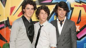 The jonas brothers are an american band. Jonas Brothers Veroffentlichen Weihnachtliche Single I Need You Christmas