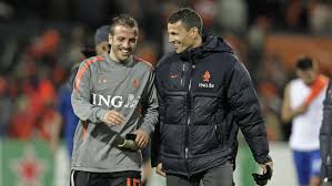 De voormalig international noemde spanje vorige week 'een verschrikking', maar. Rafael Van Der Vaart Vor Seinem Abschiedsspiel Hoffentlich Verletzt Sich Boulahrouz Nicht Beim Aufwarmen Kicker