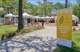 Cova da piedade is a former civil parish in the municipality of almada, lisbon metropolitan area, portugal. Feira Do Mocho Regressa Este Sabado A Cova Da Piedade Almadense