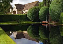 Anthea Gibson S Black Water Made On The Site Of A Tennis Court Westwell Manor Cotswolds Manor Garden Landscape Design Outdoor Landscaping
