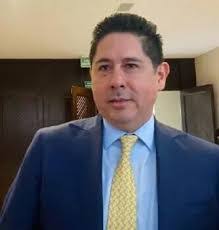 Luis Serrato's Instagram, Twitter & Facebook