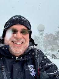 7” measured at KATC so far…some big flakes mixed in with currently moderate  snow! #lawx