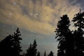 Mưa sao băng diễn ra từ ngày 27/12/2020 đến ngày 10/1/2021, đạt cực đại lúc khoảng 21h30 ngày 3/1 (giờ hà nội), theo hiệp hội thiên thạch mỹ (ams). MÆ°a Sao BÄƒng Lá»›n Nháº¥t NÄƒm 2021 Sáº¯p Xuáº¥t Hiá»‡n