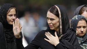 38 yaşındaki yeni zelanda başbakanı ve i̇şçi partisi lideri jacinda ardern, ülkesinin yakın tarihindeki en büyük saldırıdan sonra izlediği tutumla dünya çapında etki yarattı. Nobel Baris Odulu Ne Aday Gosterilmesi Icin Imza Kampanyasi Baslatildi Boldmedya