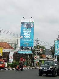 Poster digital bisa disebarkan dan ditayangkan ke media sosial, whatsapp, email, tablet hingga digital signage. Jika Dipasang Pada Baliho Maka Media Membuat Poster Tersebut Adalah Cara Golden