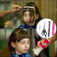 Taglia Frangia Bambino Creaclip per Taglio Capelli per Capelli 2 Pezzi  Taglia Frangetta Fai da Te e Pettine a Due Estremità Forbici 2 Clip  Tagliare Capelli per Capelli Professionale Domestici Barrette :