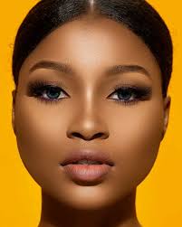 What is the best app or software to swap out the green screen background?