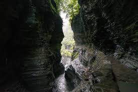 That first day i made it as far as central cascade where a stone bridge crossed the river between rushing cascades. Gorge Trail In Watkins Glen State Park Explorest