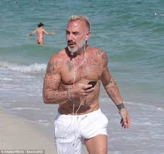 Luis fonsi despacito vamo' a hacerlo en una playa en puerto rico hasta que las olas. Gianluca Vacchi Parades His Torso In Shorts On Miami Beach Daily Mail Online