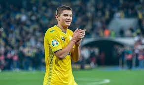 Зріст 180 см, вага 71 кг. Mikolenko Popal V Sferu Interesov Fenerbahche Football Ua