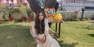 Join facebook to connect with nikita kaul and others you may know. Martyr S Wife Nitika Dhoundiyal Donates 1 000 Protective Kits To Haryana Police India News India Tv