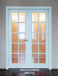 Bahkan, anda bisa mengkombinasikan pintu putih ini dengan begitu, antara pintu dan cat dinding rumah terlihat seperti 1 kesatuan. Desain Pintu Kamar Minimalis Warna Putih Dengan Kaca Murah Minimalis Rumah Pintu