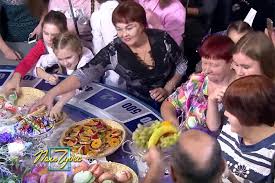 Завтра по всей стране пройдут парады, а под конец дня небо осветят вспышки фейерверков. Video Pokazana Sudba Nesedennyh Podnoshenij Yakubovichu Rossijskaya Gazeta