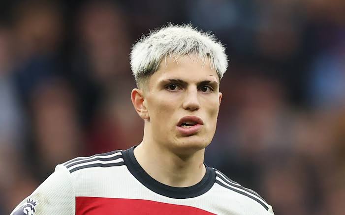 Alejandro Garnacho injury: Manchester United winger withdrawn from  Argentina squad with knee problem | The Standard