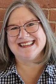 Beth Folsom's Instagram, Twitter & Facebook