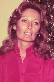 Leeann Webb's Instagram, Twitter & Facebook