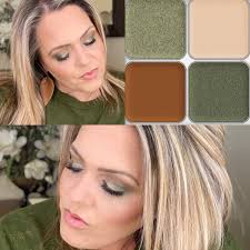 Who has hooded eyes? 🙋🏽‍♀️ Been playing with shadow colors & placement  and loving the outcome. Darker shadows up top (Rustic Brown) and  brighter/light colored shadows (Whisper Pink)