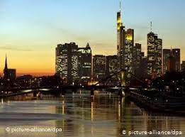 Frankfurt am main) أو إفرنقبرذ كما أسماها الإدريسي ، هي مدينة تقع في وسط غرب ألمانيا على ضفاف نهر الماين في ولاية هسن.تعد العاصمة الاقتصادية لألمانيا بسبب وجود مقار العديد من الشركات. Ø¯Ø±Ø§Ø³Ø© ÙØ±Ø§Ù†ÙƒÙÙˆØ±Øª Ø£ÙƒØ«Ø± Ù…Ø¯ÙŠÙ†Ø© ÙˆØ§Ø¹Ø¯Ø© ÙÙŠ Ø£Ù„Ù…Ø§Ù†ÙŠØ§ Ù…Ø¹Ù„ÙˆÙ…Ø§Øª Ø¹Ù† Ø£Ù„Ù…Ø§Ù†ÙŠØ§ Dw 17 06 2008