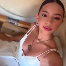 Aunque algunos no lo reconozcan, Ángela Aguilar es hoy en día considerada  por muchos la muj3**r más hermosa de México, y probablemente tendría un  gran potencial para ganar Miss Universo 😍👏🏻🇲🇽