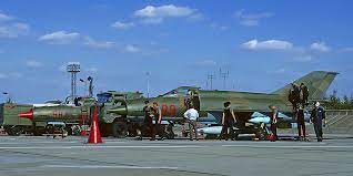 La boîte était celle du bunny fighter club et contenait donc le cockpit en résine complet. Combat Jets Of The East German Air Force 1970 To 1987 The Modernization Aces Flying High