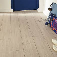 Avec castorama, vous profitez d'un large choix de sols stratifiés pour toutes les pièces de la maison. Sol Stratifie Colours Assoluto Decor Chene Camargue Vendu A La Botte Castorama