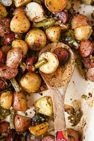 Russet potatoes make the best baked potatoes because of their thick skin and starchy, fluffy interior (once baked). Trending Content How Long Bake A Potato At 425 The Best Baked Potato Recipe Gimme Some Oven How To Bake A Potato