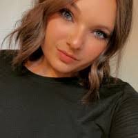 Sarah Shivers's Instagram, Twitter & Facebook