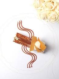 Millefeuille Caramel Au Beurre Demi Sel Laurent Jeannin Le Bristol Paris Assiette A Dessert Patisserie Desserts A L Assiette