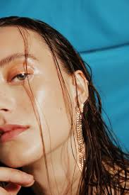 Interview: Belgian Singer Tessa Dixson Talks Debut Album, Style and Growing  Confidence