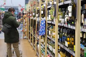 Водку, вино, пиво и любой другой алкоголь можно будет купить до конца майских выходных 2021 года, если это. V Stolice Tuvy Zapretili Prodazhu Alkogolya Na Majskie Prazdniki Mbh Media