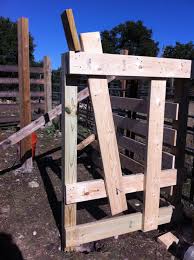 How To Make A Homemade Head Gate Keeping A Family Cow Cattle Ranching Cattle Barn Farm Plans