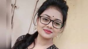 Gudi Hot Indian Girl