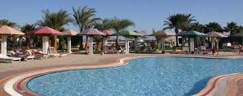 It's important to respect local customs, such as keeping shoulders covered and dressing modestly when visiting religious sites. Rotes Meer Nord Agypten Safaga Lamar Resort Abu Soma Ubersicht Nautilus Tauchreisen