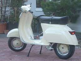 Vespa V50 Cremeweiss Ral 9001 Vespa Farben Vespa Roller Vespa
