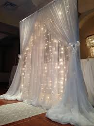 1000 Ideas About Tulle Wedding Decorations On Pinterest Wedding Gazebo Pew Bows And Wedding Decora Casamento Interior Decoracao De Casamento Wedding Decor