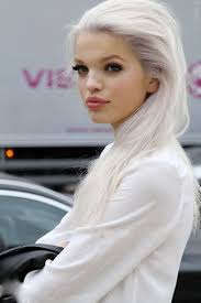 On vous donne tous les conseils nécessaires pour avoir de beaux cheveux. La Coloration Blanche C Est La Couleur De 2015 10 Photos Hyper Tendance Trend Zone
