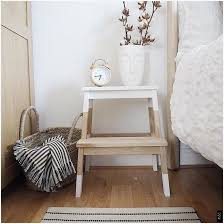 Ikea Tabouret Blanc Fauteuils Tabourets Bancs Pas Tabourets Escabeau En Bois Massif Est Un Materiau N En 2020 Deco Maison Interieur Deco Appartement Deco Interieure