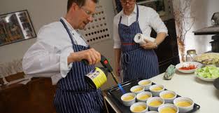 Bei kitchennerds können sie einen. Rent A Cook In Wien Thomas Huttl Als Ihr Privater Mietkoch In Wien Erlebnisse 24