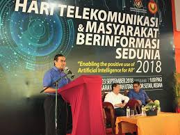 Kementerian komunikasi dan multimedia ialah penjenamaan semula daripada kementerian penerangan, komunikasi dan kebudayaan malaysia (kpkk) berkuatkuasa pada 16 mei 2013, oleh bekas perdana menteri malaysia, dato' seri mohd najib bin abdul razak. Kkmm On Twitter Ucapan Alu Aluan Oleh Ybhg Dato Samsuni Mohd Nor Setiausaha Bahagian Kanan Pengurusan Kementerian Komunikasi Dan Multimedia Malaysia Sempena Sambutan Hari Telekomunikasi Dan Masyarakat Berinformasi Sedunia 2018 Di Pusat Sains