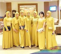 Untuk memudahkan dalam menyelesaikan perkerjaan desain baju, tentunya kamu mendesain baju merupakan pekerjaan rumit yang hampir mustahil dilakukan tanpa sekolah atau kursus terlebih dahulu. 140 Ide Bridesmaid Di 2021 Gaun Pakaian Pesta Gaun Pengiring Pengantin