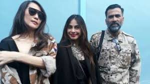 Ia memulai karirnya sebagai aktor dalam sinetron bertajuk 'bella vista' yang tayang pada 1993. Profil Valerie Thomas Putri Jeremy Thomas