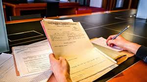 Photo  Je suis tomb de l'armoire  : ils enqutent sur leurs aeux interns ...