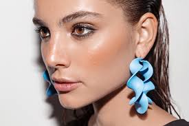 Slick back + drop fade. Bella Hadid S Signature Hairstyle Is Easy To Do Into The Gloss