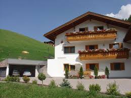 292 case e appartamenti vacanza bellissimi a selva di val gardena provenienti da 18 siti web partner possono essere affittati a partire da 87 € a notte. Appartamenti Rosalpina Selva Gardena Val Gardena
