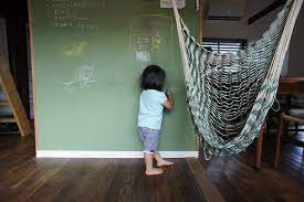 子どもが大喜びする キッズスペース のこんな仕掛け 参考事例集 suvaco スバコ 黒板壁 壁 子ども部屋 レイアウト