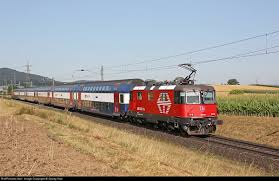 Refurbished Re 420 226 Lion As Peak Hour Commuter Train With 6 Doubledeck Cars Which Are Replaced In The Dpz By New Lowfloor Train Commuter Train Switzerland